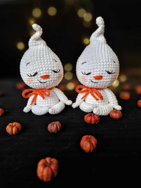 Crochet Light up Ghosts 