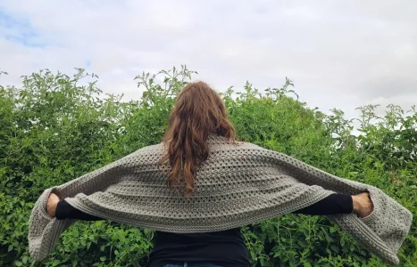 Jennie Pocket Shawl