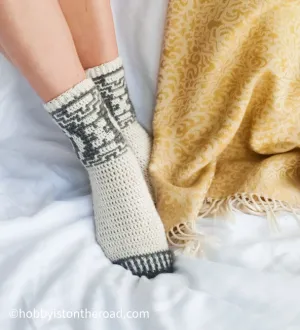 Baltic Winds Yoga Socks: Crochet pattern | Ribblr