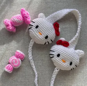 Hello Kitty Earmuff