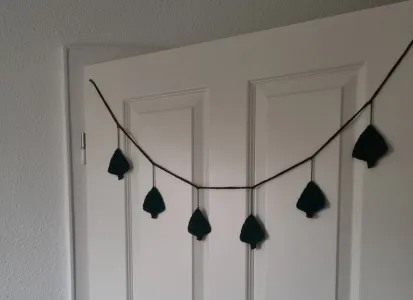 Christmas Tree Garland