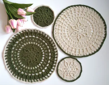 Rindë Placemat and Coaster Set