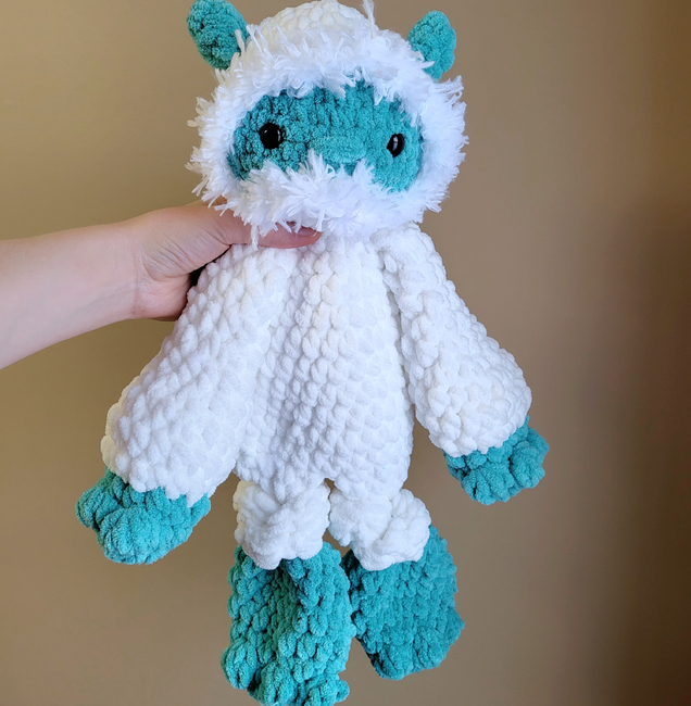 Mini Yeti amigurumi pattern 