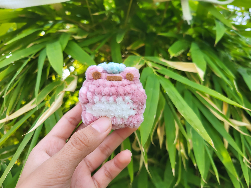 FREE No-Sew Mini Frog Crochet Pattern