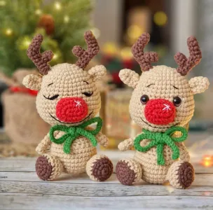 Crochet red nosed reindeer amigurumi pattern