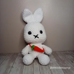 Muffy Bunny with Carrot Purse