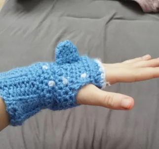 whale shark fingerless gloves <3