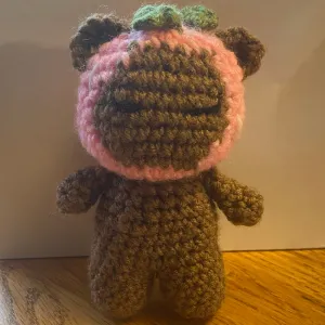 strawbeary low-sew amigurumi doll