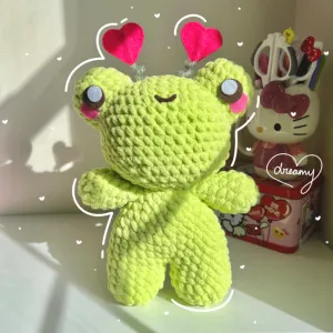 Frog Heart Alien Amigurumi