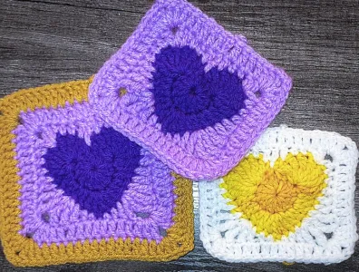 Easy heart granny square