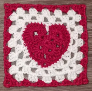 Valentine\'s grannysquare with step-by-step picture-guide