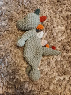 Small Dino Lovey