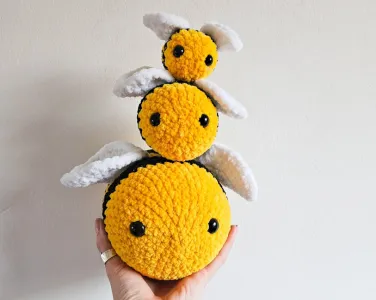 3 Cute Bumblebees