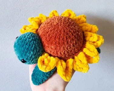Happy Lil Sunflower Turtle