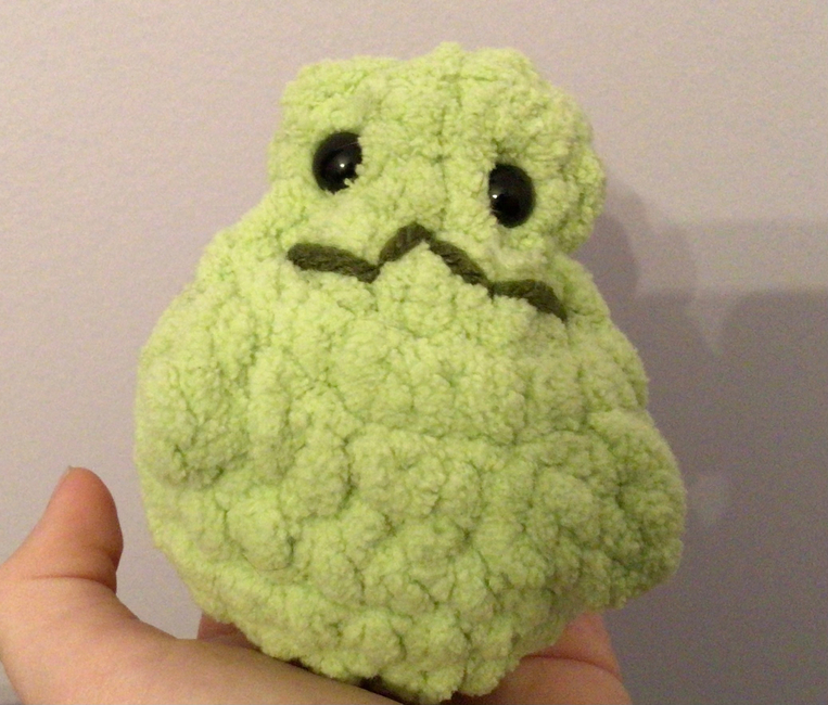 FREE FREE nosew frog squishy: Crochet pattern