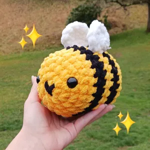 free bee pattern <3