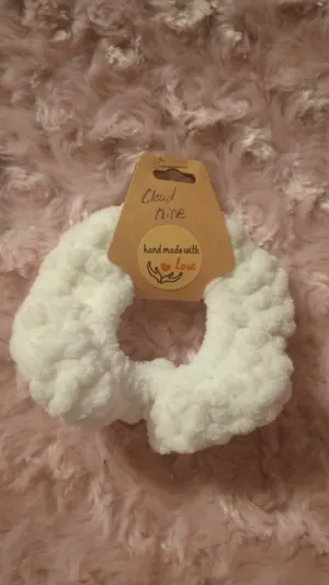 Plush scrunchie