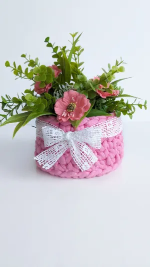 Crochet basket with wooden bottom