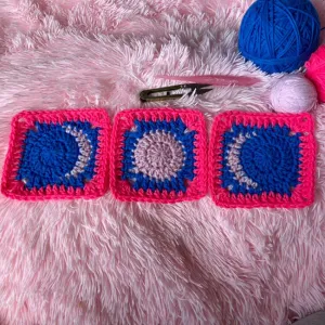 Triple Moon Granny Squares Crochet Pattern