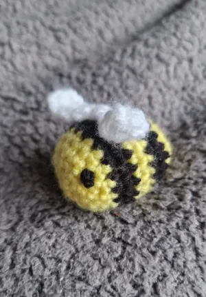 Small Bee Keyring