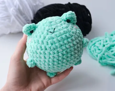 Plush Frog free crochet pattern