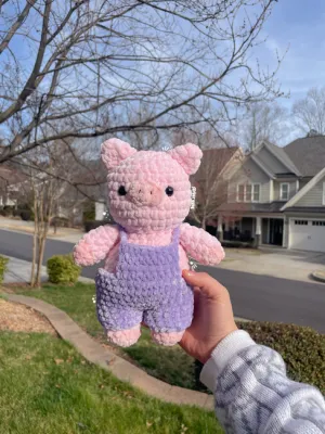 Milo the Pig Crochet Pattern PDF, Crochet Pig in Overalls, Amigurumi Pig, Pig with Overalls Crochet Pattern, Low Sew Crochet Pattern