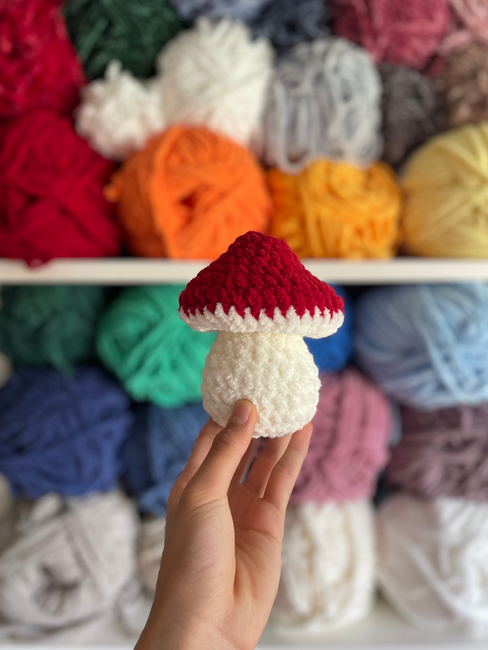 FREE No Sew Poppable Mushroom: Crochet pattern Ribblr