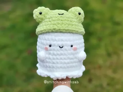 Ghost with Frog Hat Crochet Pattern