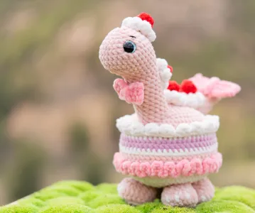 CANDIE - THE CAKEOSAURUS - FREE PATTERN