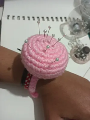 Simple Wrist Pin Holder