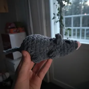 LOW SEW! Beginner crochet mouse.