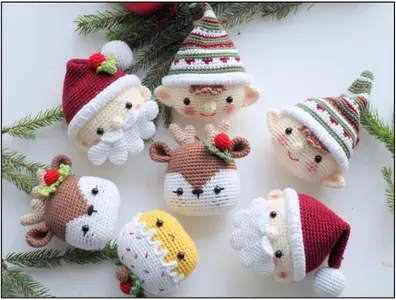 Christmas Decoration: Reindeer, Elf, Santa and Cake