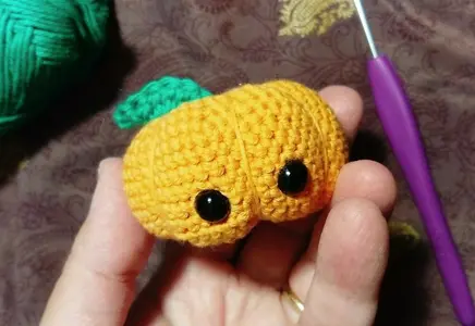 Easy amigurumi pumpkin