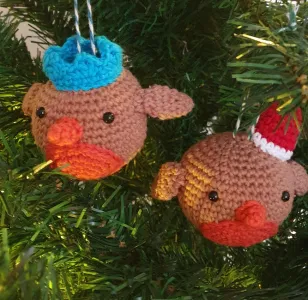 Rolly and Rupert the robins crochet bauble pattern