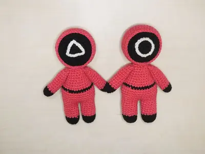 Squid game soldier amigurumi