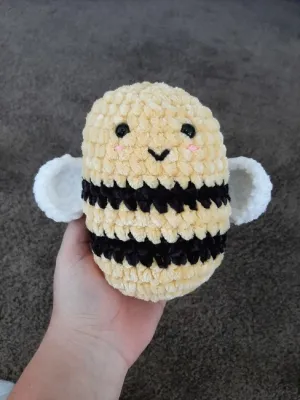 Bee plushie amigurimi