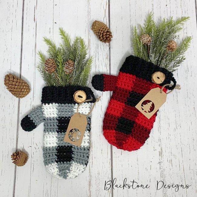 Crochet Buffalo Plaid Stocking - Crochet Pattern