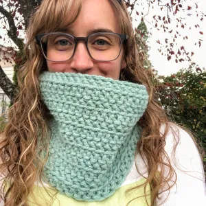 East Wind Cowl // Chunky Cowl Pattern // Quick Cowl for Kids // Easy Crochet Cowl