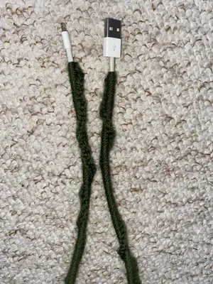 Crochet phone cable charger pattern / DIY tutorial