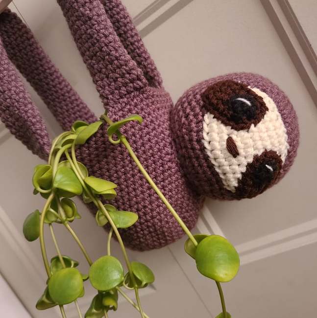 Sloth Plant Hanger: Crochet pattern
