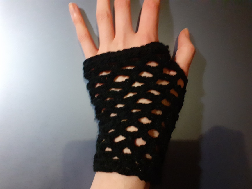 CROCHET FISHNET GLOVES  Crochet hand warmers, Crochet leg warmers, Crochet  gloves