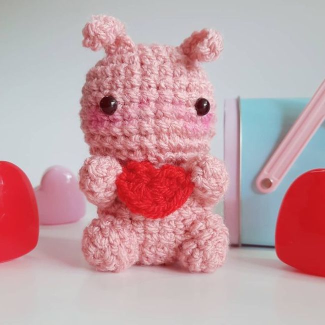 FREE Love Bug Amigurumi Crochet pattern Ribblr