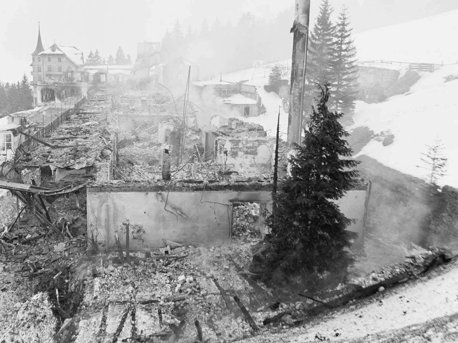 ruine-hotel-kaltbad-2