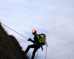 Rigi-Retter säubern steile Bergflanken