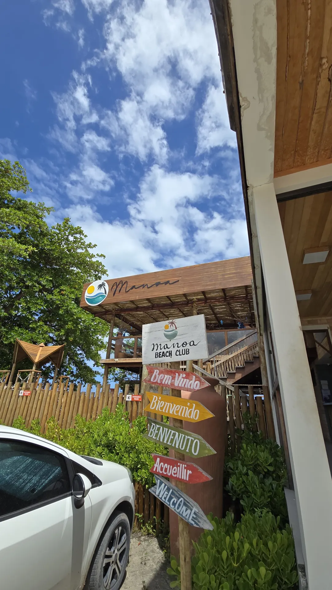 Manoa Beach Club 