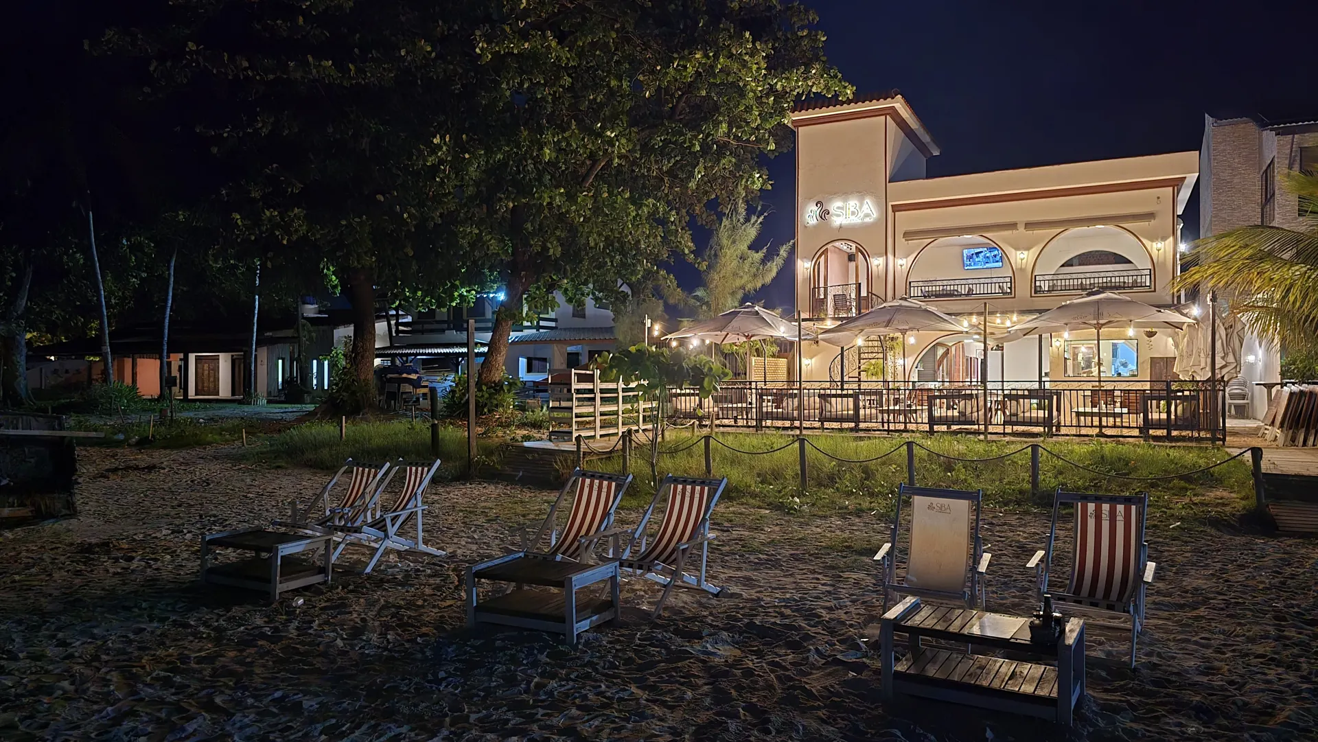 Siba Classic Beach Club de Dia e à Noite em Barra Grande à Noite