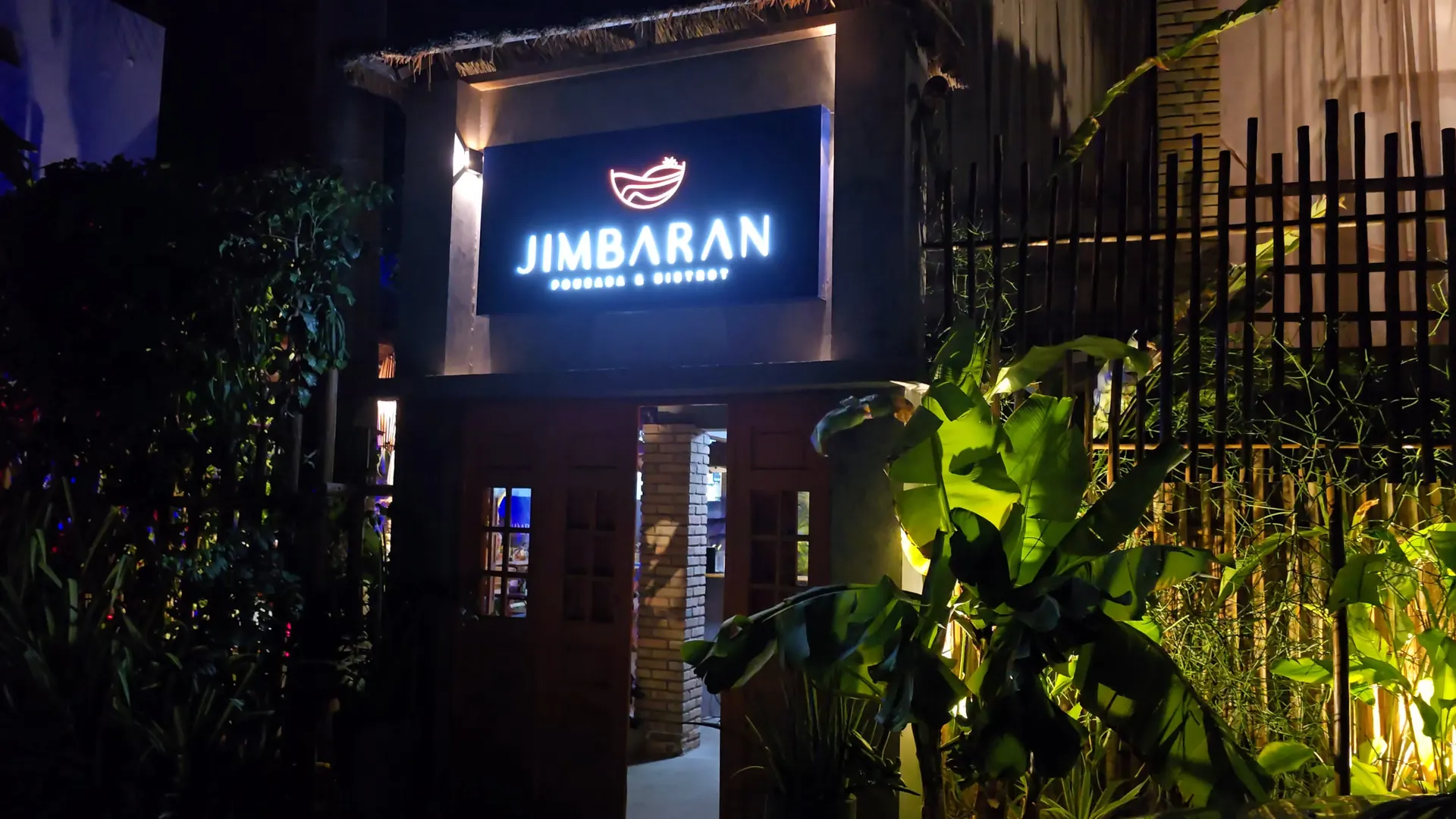 Restaurante Jimbaran: Bistro na Praia de Antunes