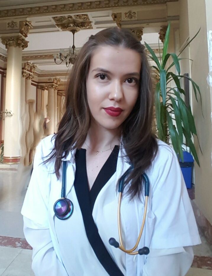 Dr. Andreea Mateescu
