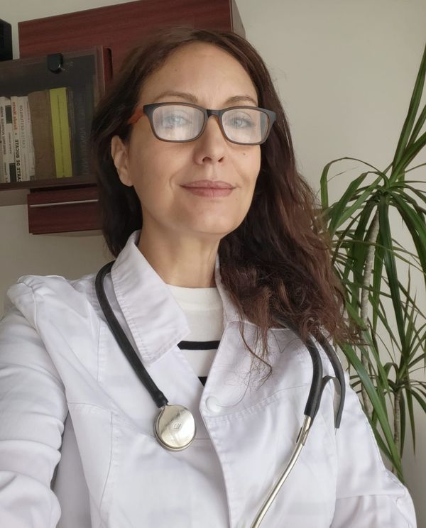 Dr. Nicoletta Otilia Raduinea Oprita