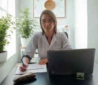 Dr. Daniela Damian, Nefrologie — consultație medicală online pe Ringdoc
